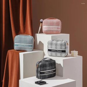 Bolsas de cosméticos Bag portátil feminino armazenamento de amor coreano Small Travel Square Makeup Organizador