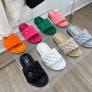 Designer Loafer Slippers Sandal Channel Bread Sliders Casual Shoe Designer Slide Women Pool Platform Silk Fabric Size Men Beach Sliders New Luxury Fashion Shoes 236