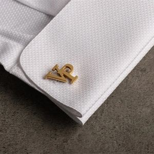 カスタム名Cufflinkメンズファッションパーソナライズされた初期カフボタンステンレススチールネームプレートジュエリーウェディンググルームマンギフト240403