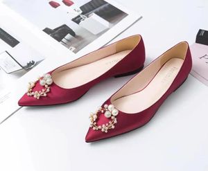 Freizeitschuhe Hochzeit Frauen flacher Pointy 2024 Perlenbrautjungfernbraut Wein rot Xiuwo Heel