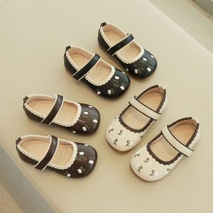 Småbarnflickor läder prinsessa skor blomma barn läder skor svart vita spädbarn barn fotskyddskor 21-35 65 lb#
