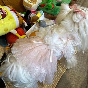 Hundekleidung Kleid gestickt Organza mit 3D Blumenakzenten rosa Katzenkleidung für alle Jahreszeiten Tierrock Kätzchen Welpe