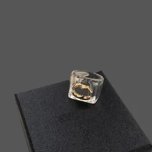 Unisex Designer Schmuckring SolidColor Stilvolle glatte Ringe für Männer Charme im Freien hochwertige Liebesring Womans Signatur 2024 ZH212 H4