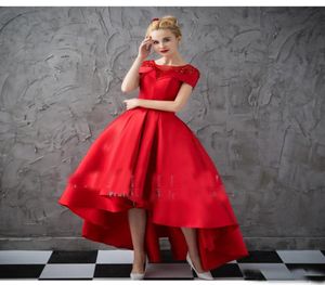 Wysokiej jakości czerwony z przodu krótki z przodu długie wieczorne sukienki imprezowe torfy z rękawami czapki Hilo Formal Prom Suknia Vesta7897492