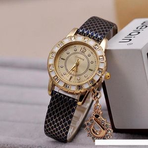 Fashion Lady Dress Diamond Watches Luxury Pendant Wristwatches Women Leather Watch Crystal Hours Gold Wristwatch8126731