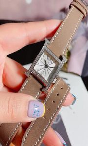 Classic 26mm Women Quartz Assista Heure Duas camadas de couro quadrado Digital Digital Watch para Lady Zircon Sapphire Clock4514633