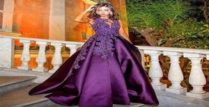 Kvällsklänningar för feta kvinnor Vestidos Longos Para Casamentos 2019 Ny Purple Satin Cap Sleeve Prom Long Dresses4844110