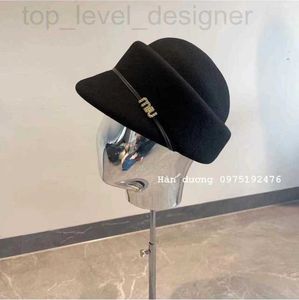 Cloches designer French Elegant Small Fragrance Letter Duck Tongue Hat Autumn/Winter Light Luxury Woolen Navy Equestrian Beret 63PH