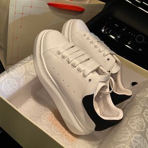 Casual Buty Designer Mense Oversizesed Sneakers Black and White Sparkle Platforme Dams Sneakers Najlepsza jakość Nowa z oryginalnym pudełkiem Chaussure Femme Luxe 35-45 EUR