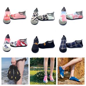 الأحذية الرياضية Gai Sandal Man and Women Wading Shoe Barefoot Swimming Sport Purple Shoes Outdoors Beaches Sandal Coer Size Size 35-46