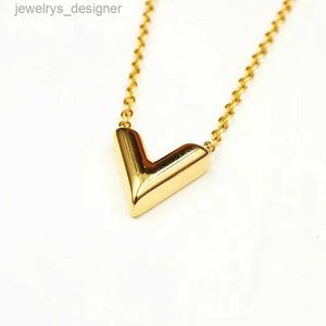 Designer Necklace Love Heart Desinger Womens Chain Stainless Steel Gold Sier Pendant Classic Necklaces Jewelry G237153C