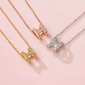 Collar Chain 2023 New Women's Light Set H-letter Necklace Small Design Sense Neckchain Trendy and Simple