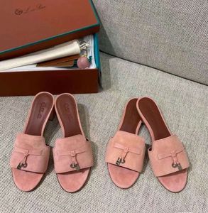 2024 Новая дизайнерская сандалия в помещении в помещении Loro Mule Summer Casual Shoes pianas Заглех кожа сексуальные женщины резиновые плоские слайды Loafer Sunny Charm на открытом воздухе Vintage S4666