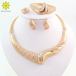 Uppsättningar kvinnliga smyckesuppsättningar för bröllopstillbehör afrikanska pärlor kristallhänge uttalande klänning halsband örhängen armband ring set