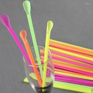 İçme Pipetler 50 PCS Plastik Saman Kaşık Tek Kullanımlık Yaratıcı Madenler Sucker Uygun Bar Mutfak Partisi İçecek Aksesuarları