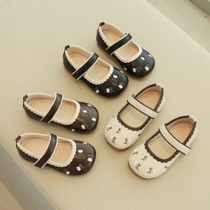 Девушки для малышей кожаная обувь принцесса цветочные детские обувь кожаная обувь черная белая детская детская защита для ног обувь 21-35 d7ee#
