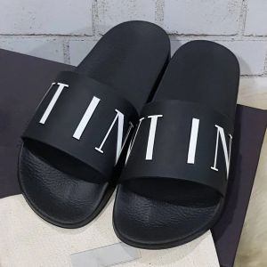 luxurys Designer Slippers sandal Embed rivet Slide rubber New style HOT classic summer flat Casual shoes beach top quality Outdoor pool Mule loafer girl sandale gift