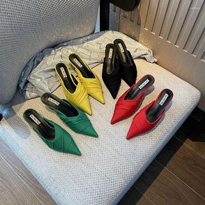 Pantofole Nero verde giallo rosso femmina Donne appuntite di punta di punta poco profonda su tacchi a medio sottile scarpe elementi da donna muli 35-39