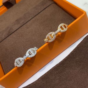 Роскошное свиновое кольцо из свиньи Desinger Женщины высококачественные простые 925 серебряного серебряного серебряного кольца бриллиантовое кольцо.