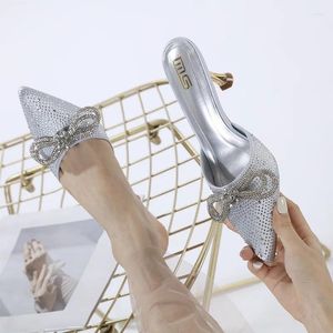Тапочки женские туфли 2024 заостренные хрустальные луки высокие каблуки Спитто Сексуальное Корейское стиль за пределами женских сандалий