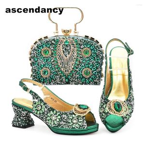 Scarpe eleganti Design Matching Bag Set per la festa delle donne nigeriane Festa di alti tacchi Women Africa Shoe and Bags with Rhinestone