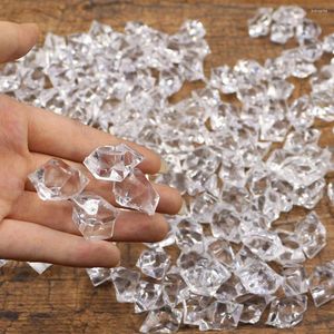 Dekorative Figuren 100pcs Clear Fake Crushed Ice Rocks Würfel Acrylvase -Füllstoffe für Party Hochzeitsdekorationen dekoriert mit