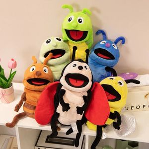 Högkvalitativ tecknad insekter Serie Plush Hand Puppets fyllda djur mjuk söt bi antadyfågel plysch utbildningsleksaker för barn 240328