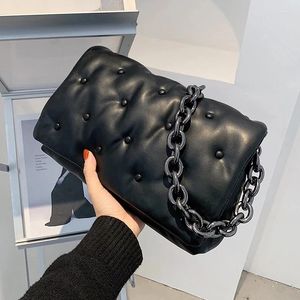 DrawString Chain Pu Leather Handväskor för kvinnor Designer Vintage Small Shoulder Bag Trending Handväskor och plånböcker