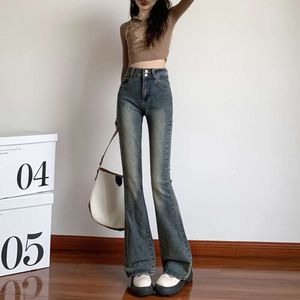 Hohe Tailled Gloter ausgestattete Hosen Frauen Neue 2024 Frühling Slim Fit Nischendesign mit einem Gefühl von Drapieren und leichten ausgestellten Jeans