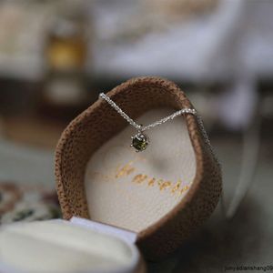 Sterling Silber Sky Stern funkelnder Halskette Damen Olivengrün Zirkon Licht Luxus vielseitige Kragenkette Blumenkohlschalt