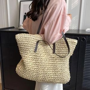 Luxury Straw Woven Tots Påsar Summer Casual stor kapacitet Handväskor Fashion Beach Women Axel Simple Style Shopping 240322