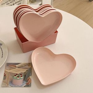 Plates Heart Shape Fruit Snack Plate Serving Platter Plastic Dinner Dessert Kitchen Tableware Supplies