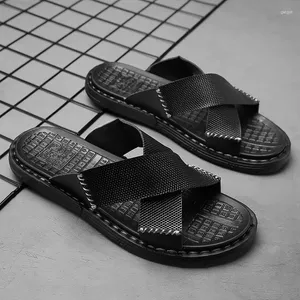 Tofflor läder män casual sommarskor icke-halk som kör mode strand cool sandal all-match affärs lyx sandaler man