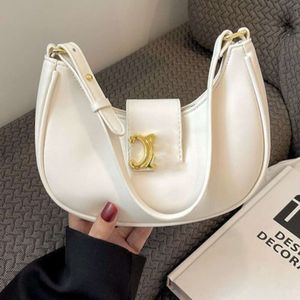 Yüksek Estetik Değer Niş Tasarım Hilal Şeklinde Çanta, Şık ve Çok Yönlü Bir Omuz Çantası Crossbody Women's Handbag