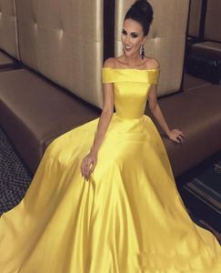 Enkel elegant gula långa aftonklänningar en linje satin bateau svep tåg brud party klänningar prom klänning 20199877825