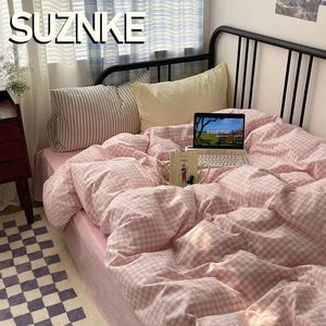 Sängkläder sätter mjukt och andningsbar enkel stil bomullsuppsättning tvättad student sovsal fyra stycken