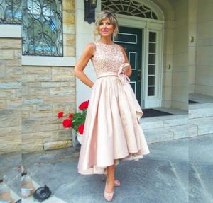 Country Blush Satin High Low Low Mother of the Bride Dresses A Line Sleeveless O Neck Wedding Party Gästklänning med Bow Plus Size1423023