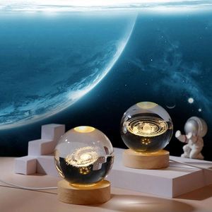 Estatuetas decorativas lideradas bola de cristal night Light Light Way System Growing Planet Nightlight com Base de madeira Base USB Presente para crianças