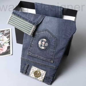 Herren Jeans Designer B der Familie der großen Markenjeans der Herren, locker sitzende geraden Röhrchen, Sommerhosen mittleren Alters im mittleren Alter MFYM