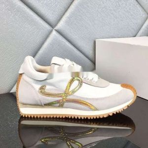 Schema casual da donna designer maschile per flow runner sneaker di alta qualità in sneaker in pelle scamosciata di nylon con una tomaia morbida e onde di gomma al miele SOLE Top Cucca 487