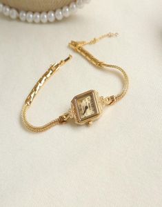 Small And Delicate Light Luxury Fine Watch Retro Hand Chain Type Square Gold Plating Bracelet Wristwatch For Women 6227L9477512