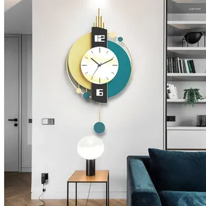 Relógios de parede Relógio da sala de estar da moda Criativa Criativa simples Modern Home Atmosfera líquida Red Decoration Watch Silent