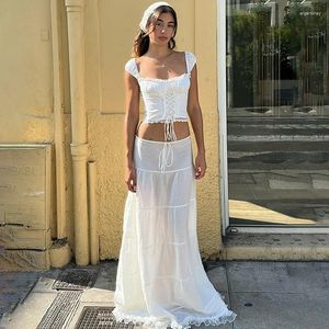 Arbetsklänningar Sexig spets virkning 2 bit set Women 2024 Summer Up Crop Top long kjolklänning set Elegant White Two