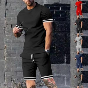 Terrenos de tracksuits masculinos de cor de manga curta sólida T-shirt Casual Sports Adequado para Summer Street Street Trend Party Wear