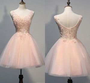 Vintage krótkie sukienki na bal maturalne v koraliki na szyję koronkowe aplikacje patrz przez tylne iluzję stanik zamek błyskawiczny w górę Tiul Homecoming sukienki1628965