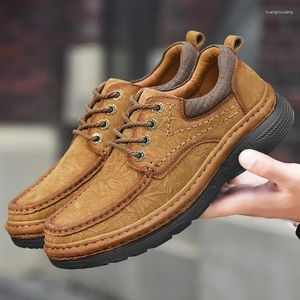 Sıradan ayakkabılar gerçek deri resmi lofers erkekler için moccasins üzerinde kayma vintage tarzı adam sürüş açık hava yürüyüşü