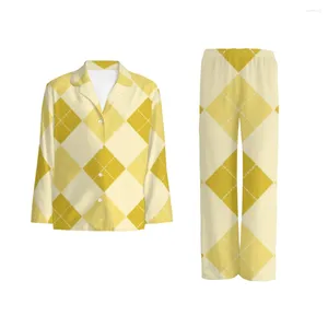 家庭用衣類黄色の格子縞のシリーズプリントスリープウェアセット長袖パジャマセット冬のためのセット