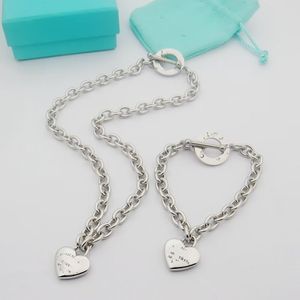 Designer Peach Heart Necklace Armband High End Luxury Women Necklace Armband Wedding Party Gift Wholesale