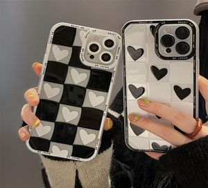 Koreansk estetik 3D Love Heart Lattice Telefonfodral för iPhone 13 12 11 Pro Max X XR 7 8 Plus SE Söt mjuk bakåt täckning2826707