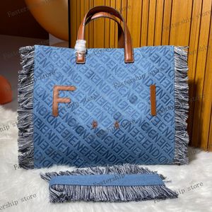Denim Tassel Totes Bag designer väska axelväska shoppingväska trendig stilig stor kapacitet unik charm präglad 39 cm